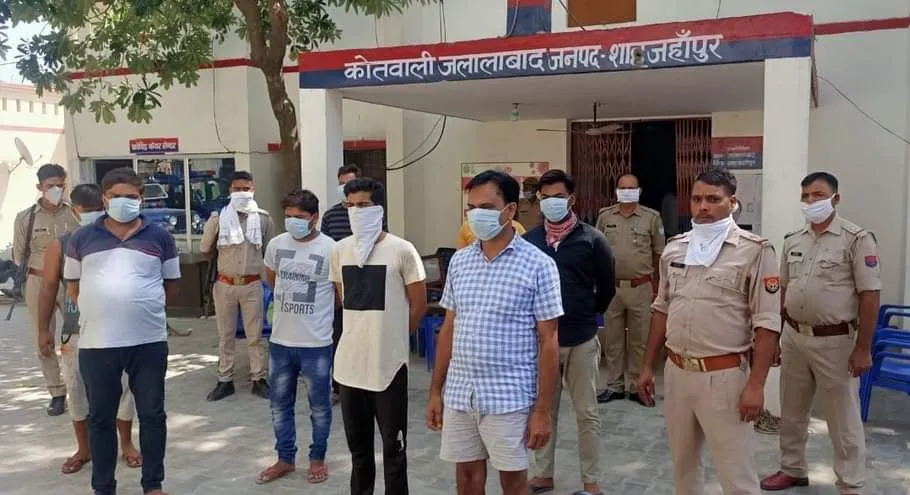जलालाबाद: आईपीएल में मोबाइल एप से सट्टा लगाते आठ लोग गिरफ्तार
