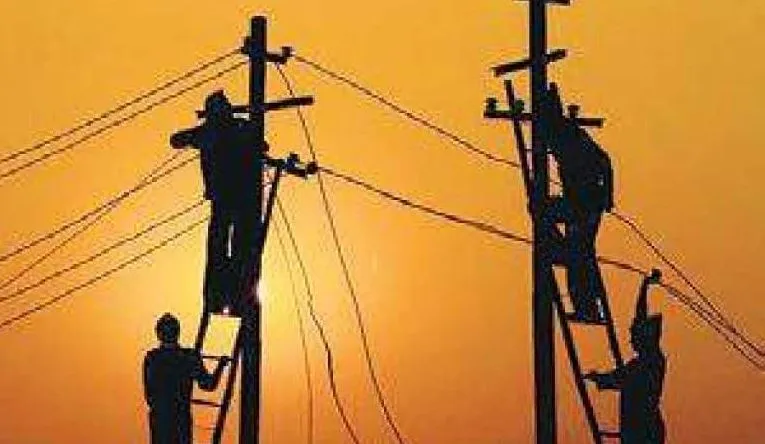 बरेली: दो माह में कम करना होगा बिजली लाइन लॉस
