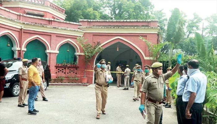 लखनऊ: दोहरे हत्याकांड में नाबालिग को पुलिस हिरासत में घर पर रहने की अनुमति