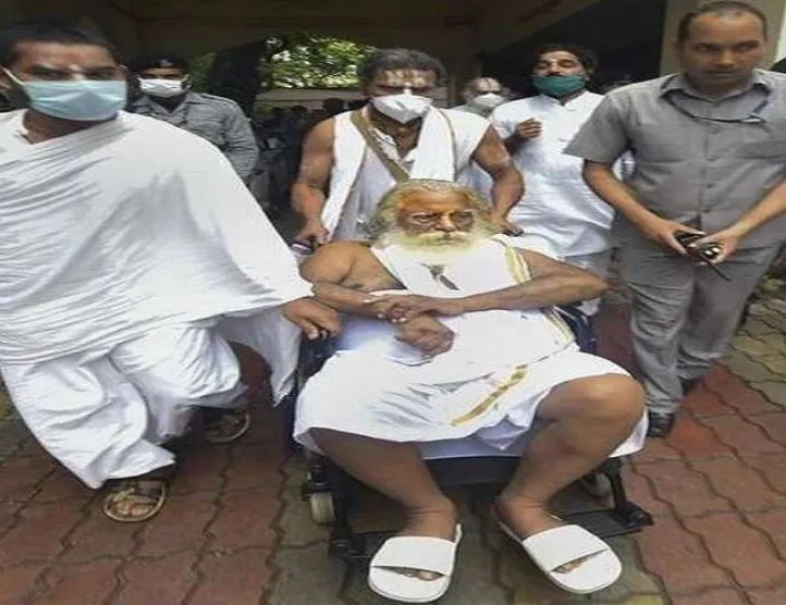 महंत नृत्य गोपाल दास कोरोना से जंग जीतकर पहुंचे अयोध्या