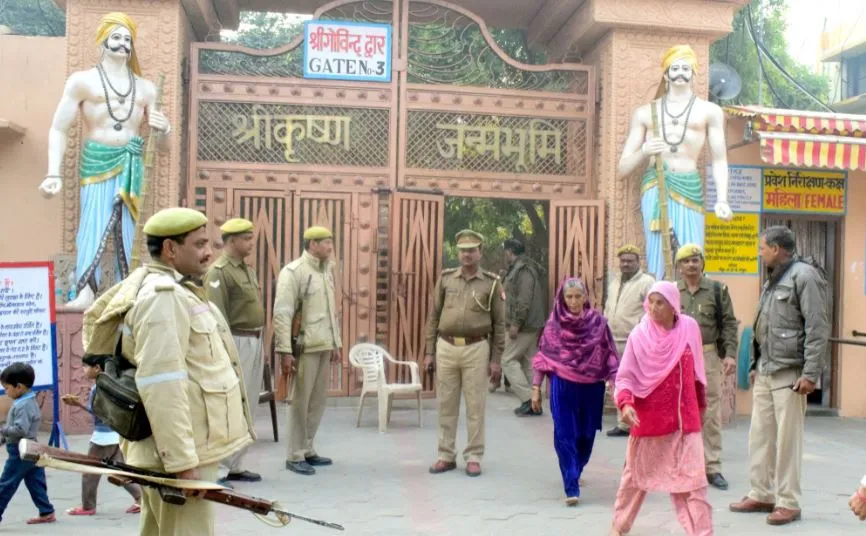 मथुरा में अब श्रीकृष्ण जन्मभूमि पर राजनीति शुरू