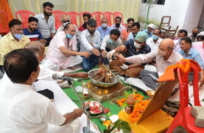 बरेली: देव शिल्पी विश्वकर्मा जयंती धूमधाम से मनाई गई