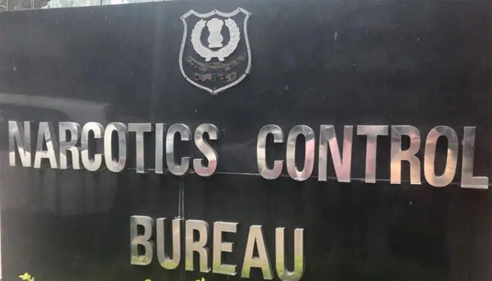 एनसीबी ने दीपिका, सारा अली खान व अन्य को भेजा समन