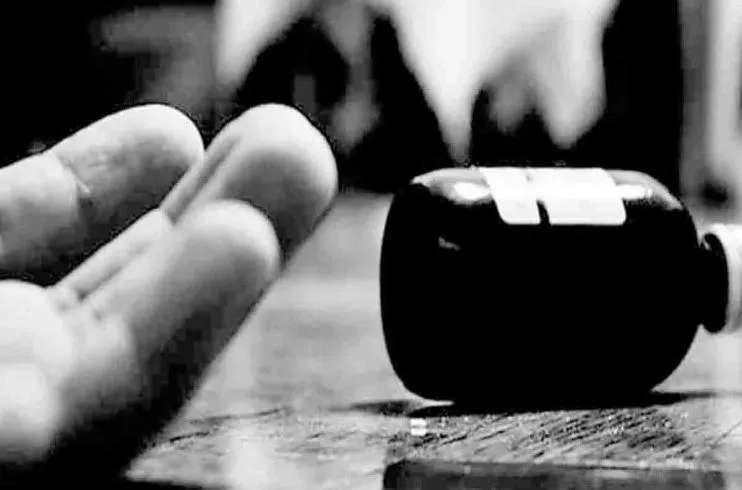बरेली: बच्चों को नहीं खिला पा रहा था रोटी तो खुद खा लिया जहर
