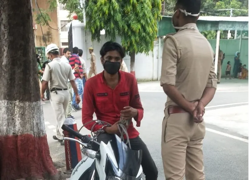 बरेली: अपराधियों को राम भरोसे छोड़ आराम से टहलते हैं पुलिसकर्मी