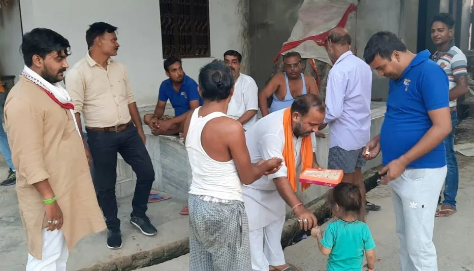 बरेली: विवादित ढांचा विध्वंस प्रकरण पर फैसला आते ही खुशी से झूमे रामभक्त