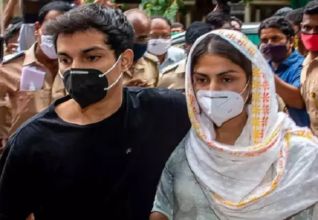 रिया चक्रवर्ती की न्यायिक हिरासत 6 अक्टूबर तक बढ़ाई, कल होगी जमानत याचिका पर सुनवाई