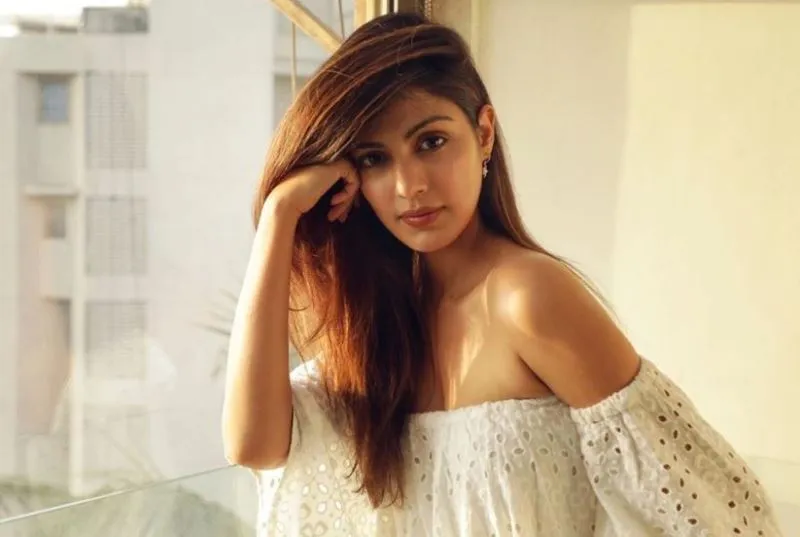 रिया चक्रवर्ती गिरफ्तारी के लिए तैयार हैं: वकील सतीश मानेशिंदे