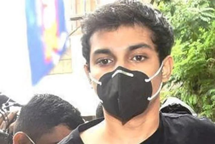 शोविक से तलोजा जेल में पूछताछ करेगी एनसीबी टीम