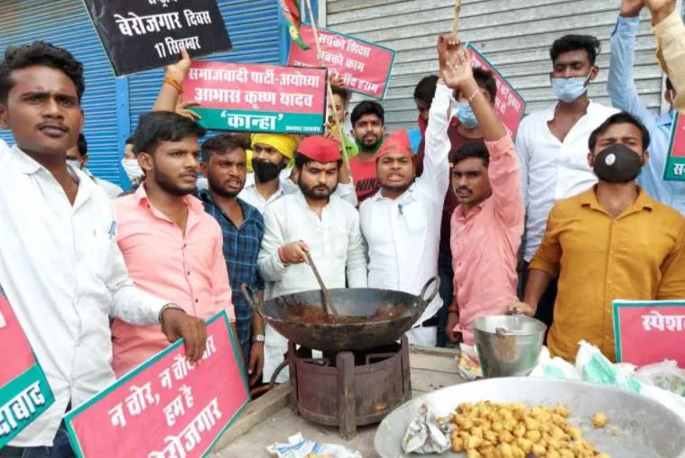 अयोध्या: सपा ने बेरोजगार दिवस के रूप में मनाया पीएम मोदी का जन्मदिन