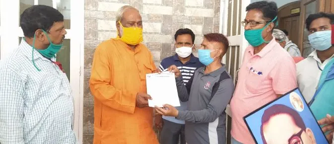 बरेली: सफाई कर्मचारी आयोग के सदस्य को सौंपा ज्ञापन