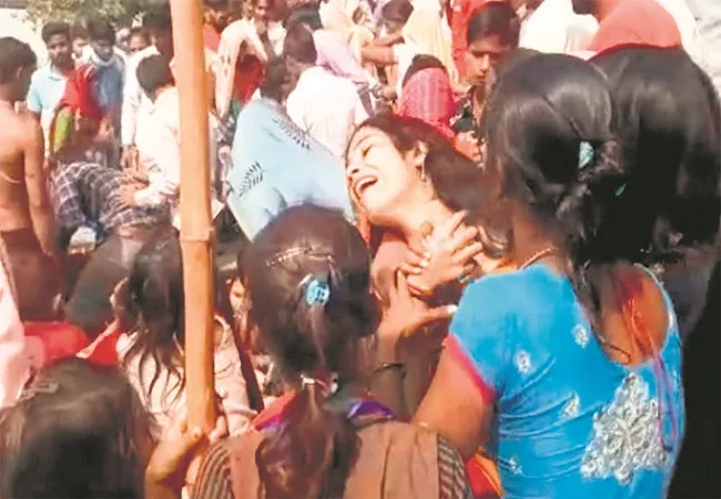संभल: गंगा स्नान करते तीन डूबे, एक की मौत
