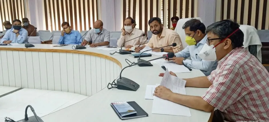 अयोध्या: मण्डलायुक्त ने की श्रीराम जन्मभूमि क्षेत्र के विकास कार्यों की समीक्षा
