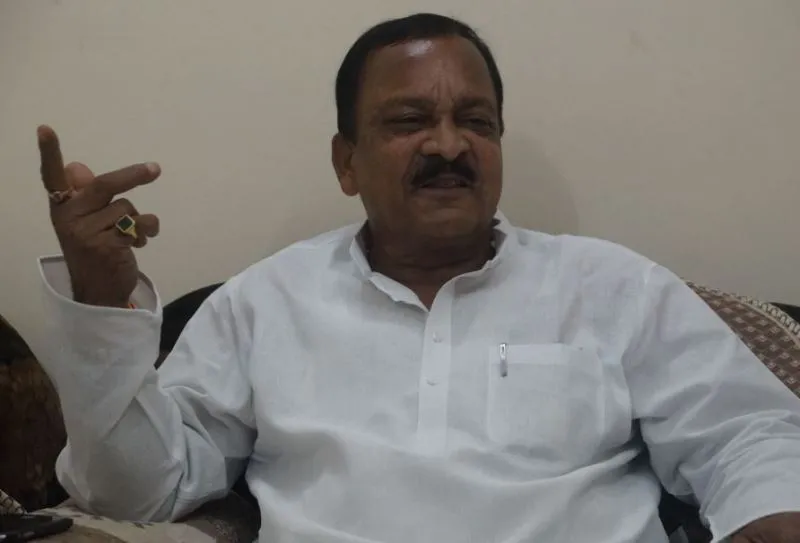 जनता के बीच जाएंगे, विकास की हकीकत बताएंगे: भगवत सरन गंगवार