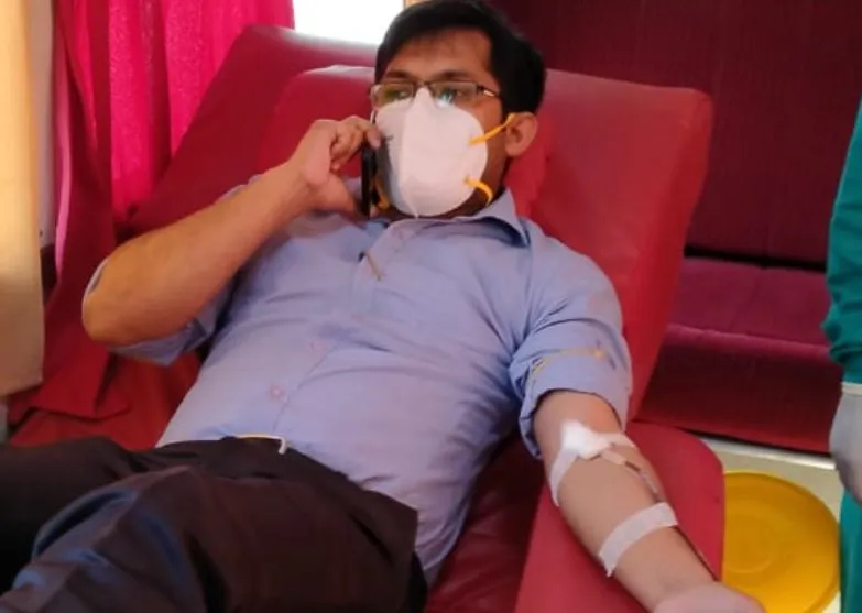बरेली: विकास भवन में लगा कैंप, सीडीओ ने किया रक्तदान