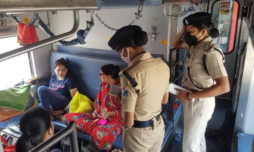 बरेली: ट्रेन में अकेली हैं तो घबराएं नहीं, ‘मेरी सहेली’ करेगी मदद