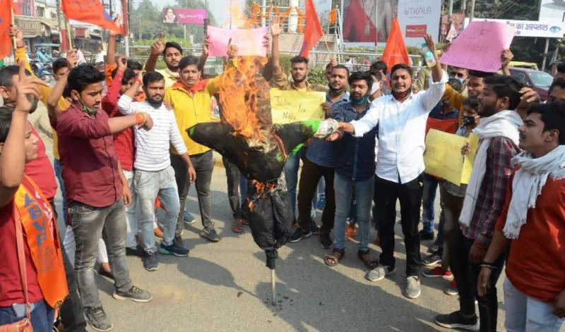 बरेली: हरियाणा में युवती की हत्या के विरोध में प्रदर्शन