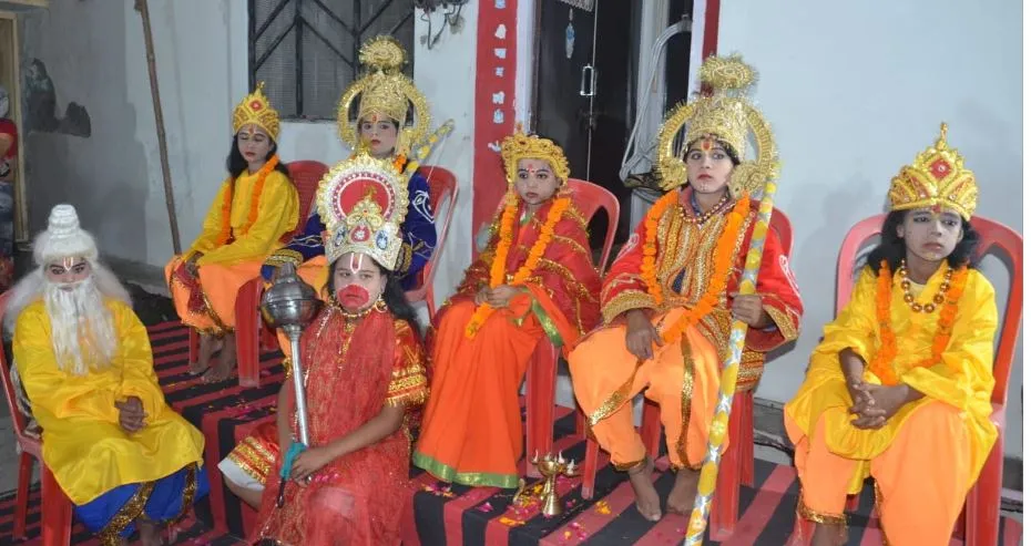 बरेली: श्रीराम शोभायात्रा और भरत मिलाप का किया गया मंचन