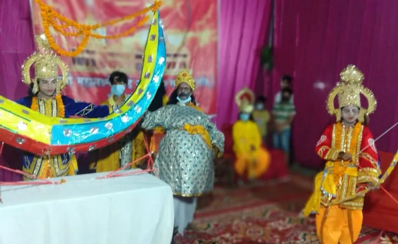 बरेली: शिव धनुष टूटने के बाद पंडाल में गूंजा जय श्रीराम
