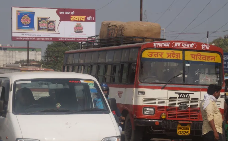 बरेली: लगेज ग्रिल लगाकर दौड़ाई जा रहीं रोडवेज बसें