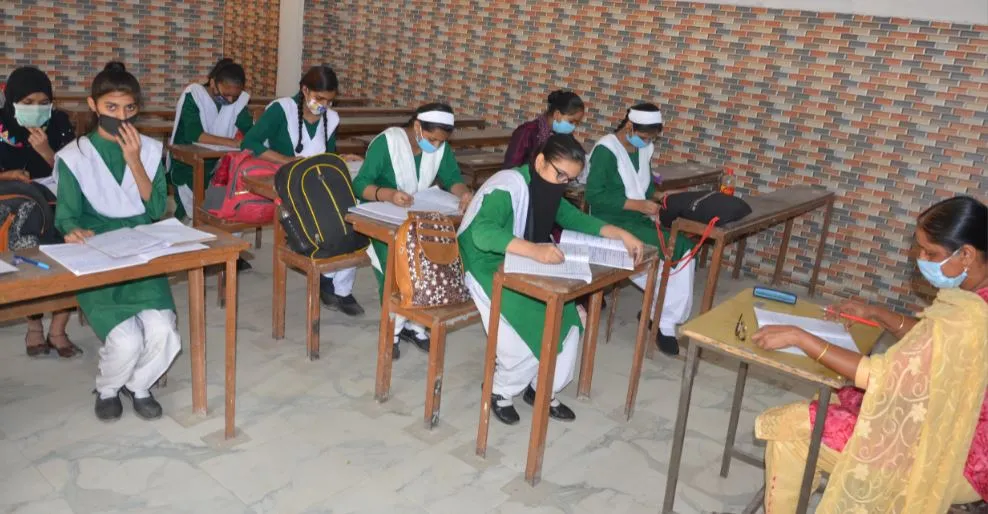 बरेली: इस सत्र में पहली बार खुले स्कूल, बच्चों का हुआ स्वागत