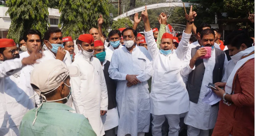 बरेली: प्रदेश में बढ़ते अपराधों के विरोध में सपा का प्रदर्शन