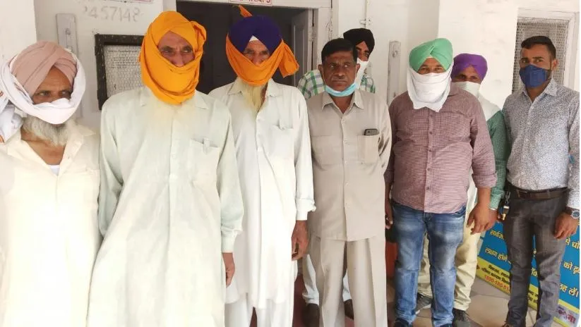 बरेली: नवाबगंज क्षेत्र में धान क्रय केंद्रों पर मनमानी, कलेक्ट्रेट पहुंचे किसान