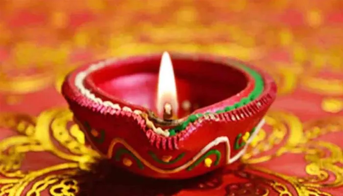 जानिए पूजा-पाठ में क्यों जलाया जाता है दीपक?