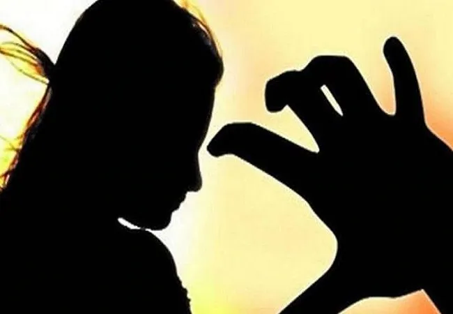 मुरादाबाद: घर में सो रही विवाहिता से ससुर ने किया दुष्कर्म