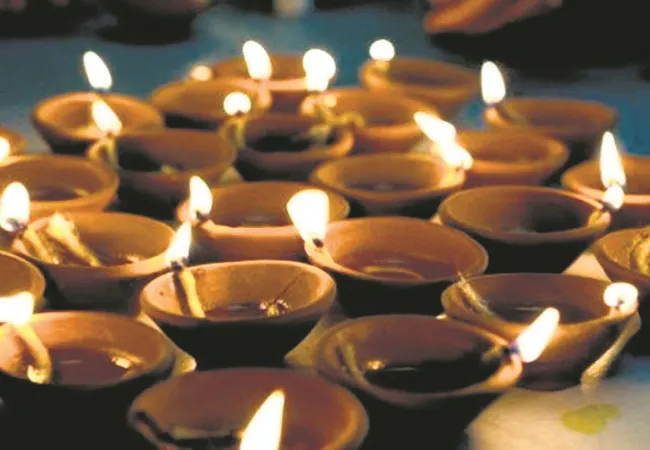 मुरादाबाद के दीपकों से जगमग होगी कई प्रदेशों में दीपावली