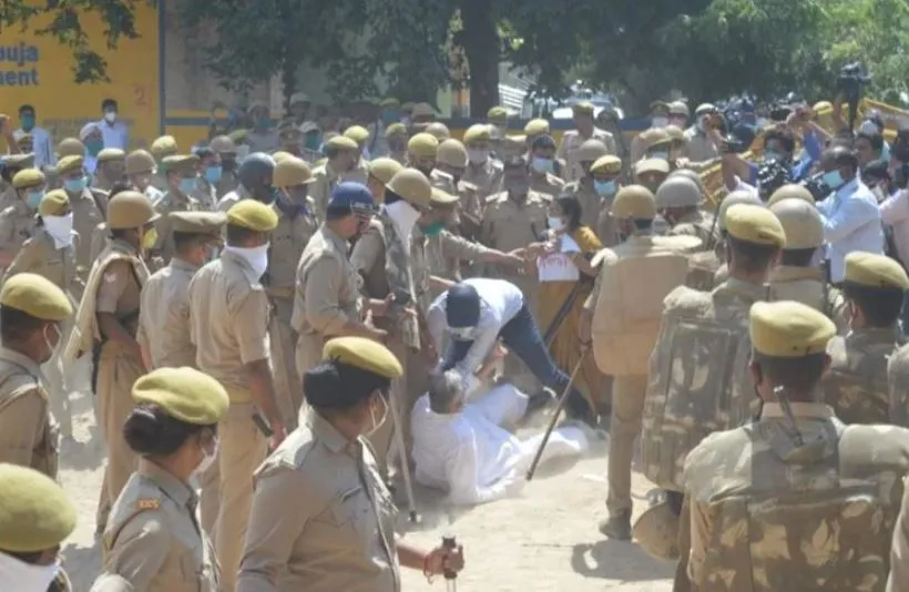 तृणमूल नेताओं को पुलिस ने हाथरस जाने से रोका, धक्का मुक्की में डेरेक ओ’ ब्रायन नीचे गिरे