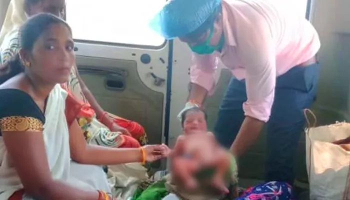 बरेली: एंबुलेंस में कराया प्रसव, जच्चा-बच्चा दोनों सुरक्षित