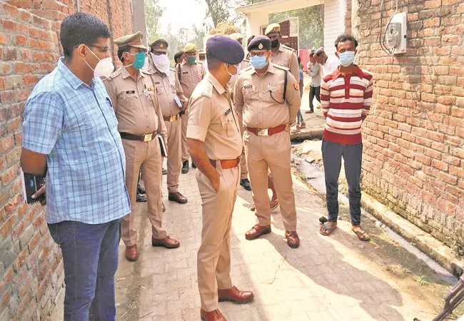 मुरादाबाद: किसान के परिजनों को गन प्वाइंट पर लेकर तीन लाख की लूट