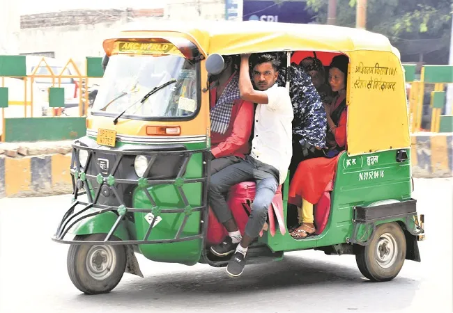 मुरादाबाद: शहर में 10 की जगह 60 रुपये किराया वसूल रहे ऑटो चालक
