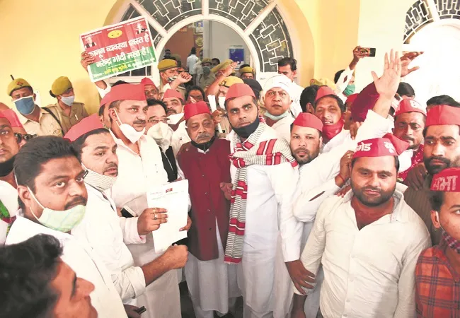 मुरादाबाद: प्रदेश में बढ़ते अपराध के खिलाफ भड़के सपाई