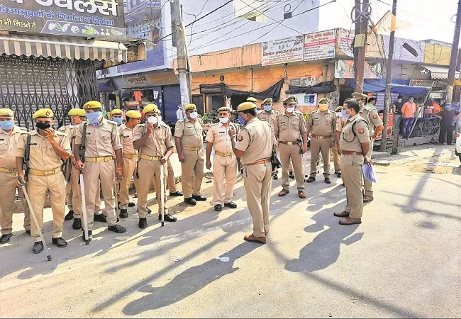मुरादाबाद: अयोध्या फैसले को लेकर अलर्ट रहे अफसर, हुई चेकिंग
