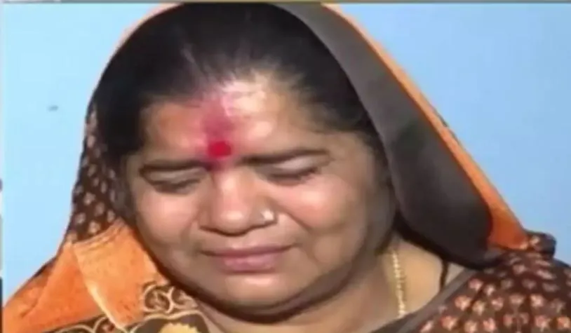 कमलनाथ की विवादित टिप्पणी पर रोईं मप्र की मंत्री इमरती देवी
