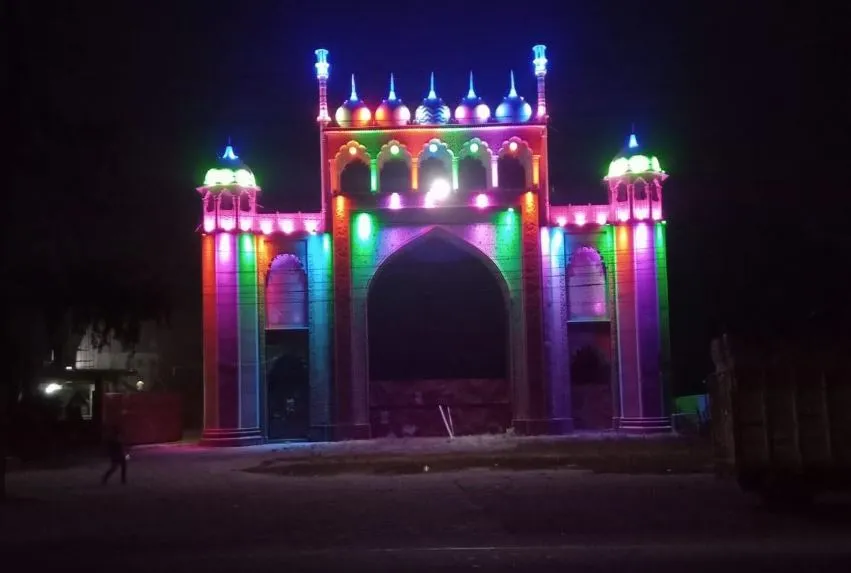 बरेली: जगमगा उठा जामियातुर रजा, बाहर के मुरीदीन गमजदा