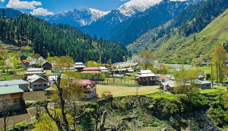 अब जम्मू-कश्मीर में कोई भी खरीद सकेगा जमीन