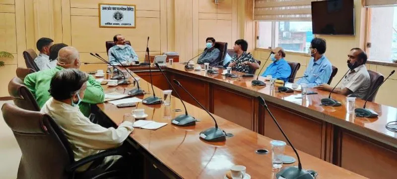 लखनऊ: अभियंताओं और प्रबंधन के बीच वार्ता में नहीं बन सकी सहमति