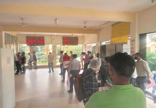 मुरादाबाद: लर्निंग ड्राइविंग लाइसेंस के लिए नए साल तक करना पड़ेगा इंतजार