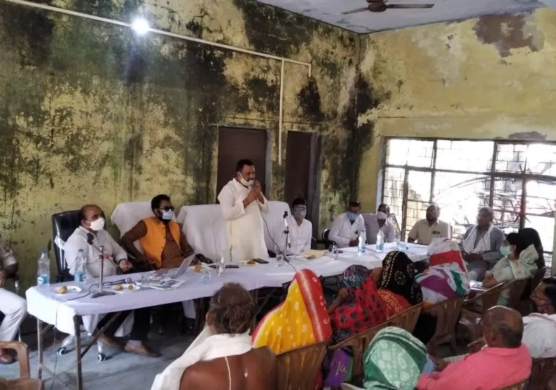 बांदा: क्षेत्र पंचायत की बैठक में हंगामे के बीच डेढ़ करोड़ का बजट पास