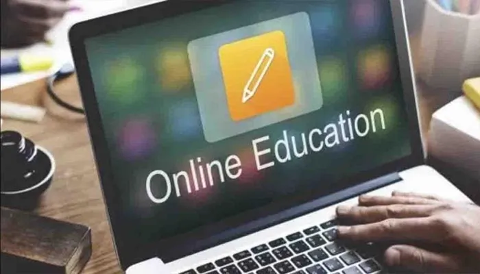 बरेली: छात्रों को पसंद आई ऑनलाइन पढ़ाई, प्रैक्टिकल पर संकट