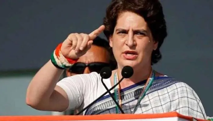 बलिया गोलीकांड पर प्रियंका का सवाल, पूछा- योगी सरकार बताए वह किसके साथ