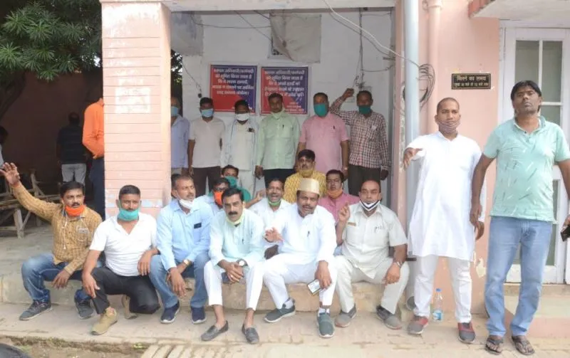 बरेली: यूनिपोल आवंटन में गड़बड़ी, पार्षदों ने खोला मोर्चा