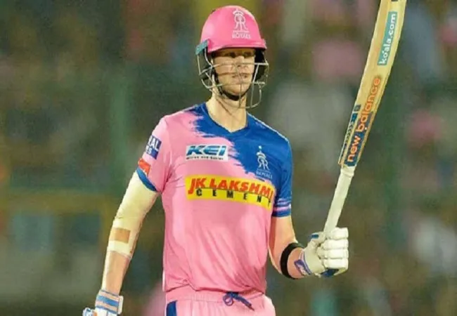 IPL 13 : धीमे ओवर रेट के लिए स्मिथ पर लगा 12 लाख रुपये का जुर्माना