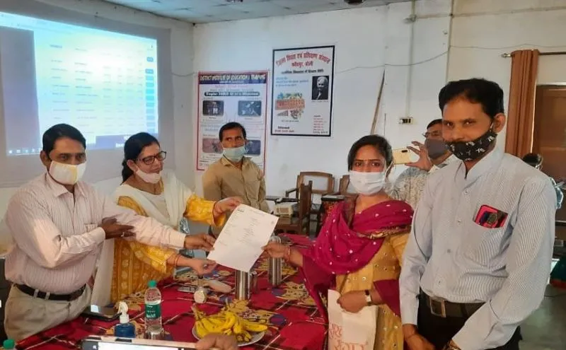 बरेली: पहले दिन 232 शिक्षकों को मिले स्कूल