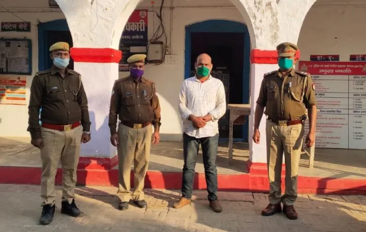 अयोध्या: फर्जी दरोगा गिरफ्तार, इसलिए पहनता था पुलिस की वर्दी