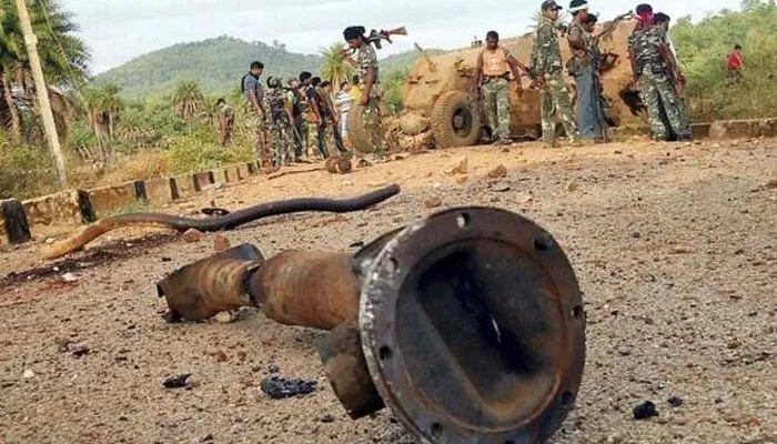 छत्तीसगढ़ में बारूदी सुरंग में विस्फोट, सीआरपीएफ अधिकारी शहीद, नौ जवान घायल