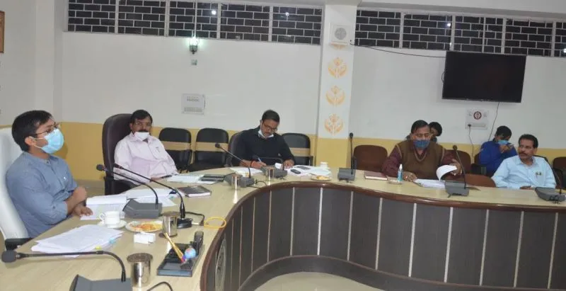 बरेली: निर्माण कार्य में लापरवाही पड़ी भारी, सीडीओ ने मांगा स्पष्टीकरण